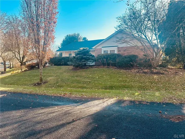 7910 Woodsbluff Run, Fogelsville, PA 18051