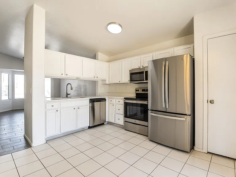 1153 W Diamond Ave — Photo 9