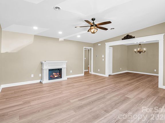 2nd image of 44 Jervey Rd APT 4C