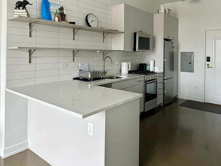 1145 W Winona St #322 — Photo 3