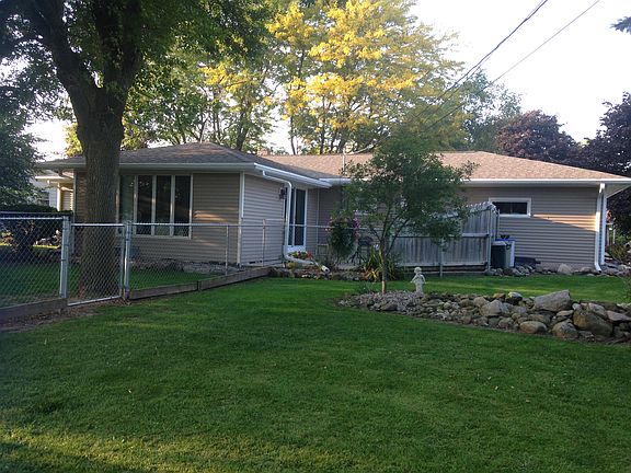 2nd image of 209 Sycamore Dr