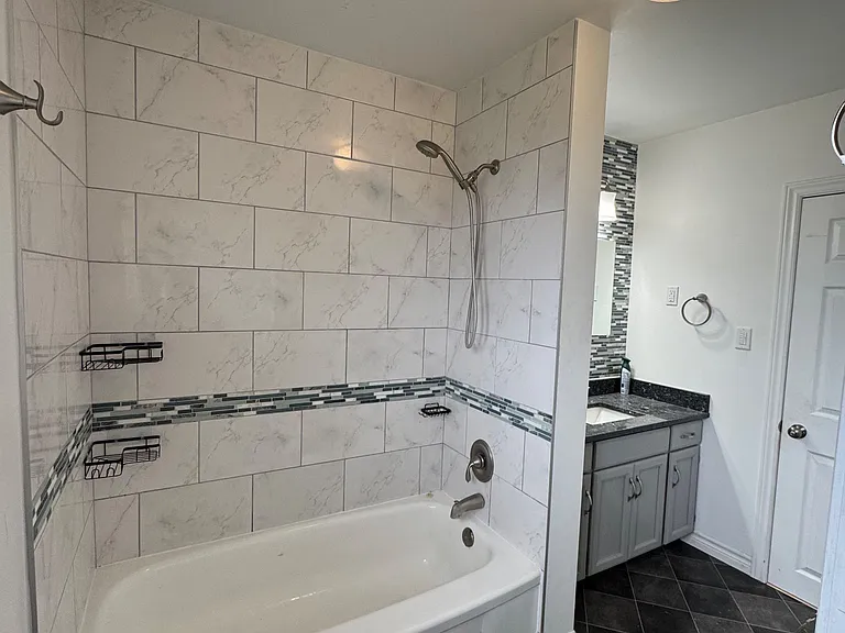 4432 Middle Rd — Photo 17