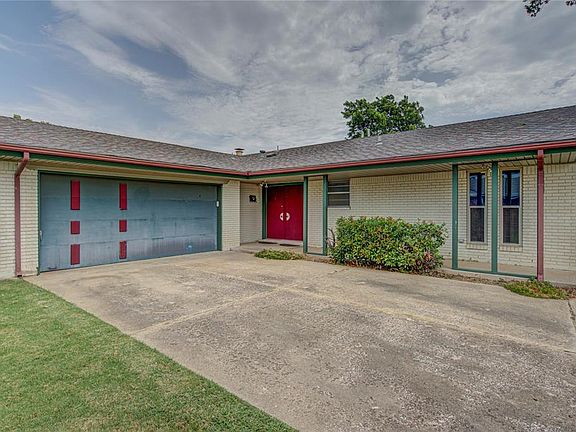 3rd image of 109 SW 64th Ter