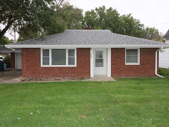 2nd image of 205 E 2nd St
