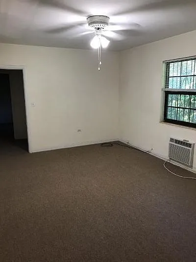 3475 Royal Rd — Photo 3