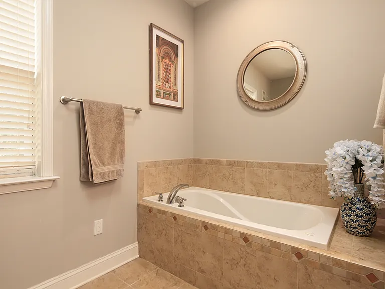 1718 Mount Pleasant Ave — Photo 28