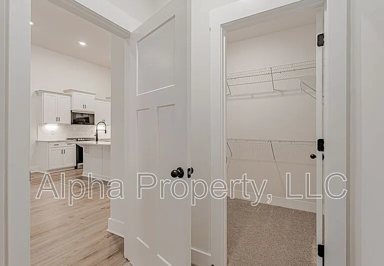 1554 Shallons Ct — Photo 16