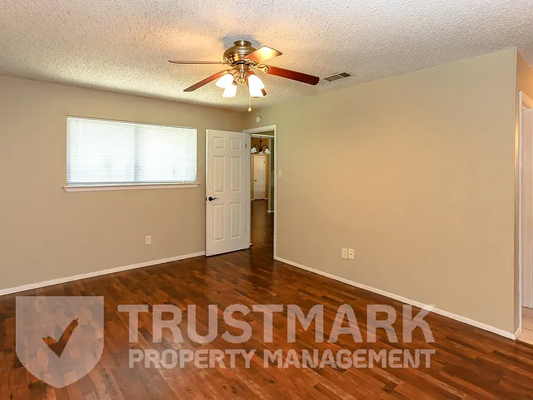 1230 Preswick Cir — Photo 15