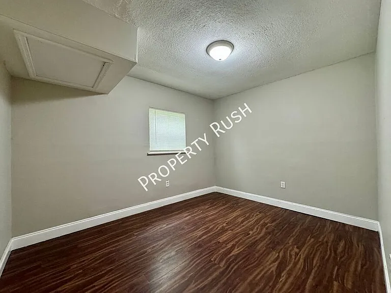 6303 Walden Ave #B — Photo 16
