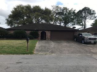 9035 Landis Dr, Beaumont, TX 77707