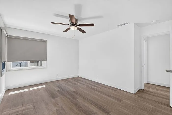 421 Webster St — Photo 24