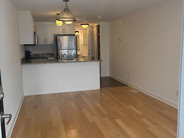 132 Daly Ave — Photo 2
