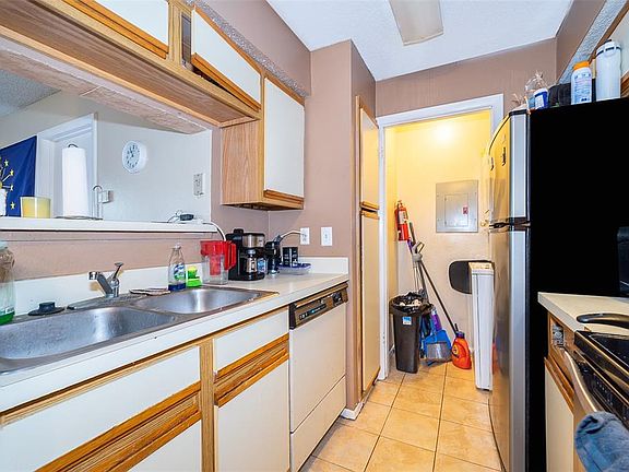 3rd image of 241 Afton Sq Unit 205