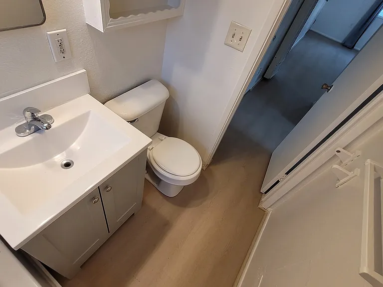 1430 Park Ave — Photo 5
