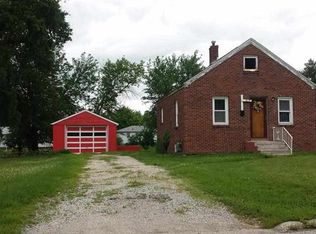 929 Sumner St, Waterloo, IA 50703