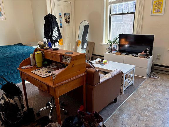 3rd image of 12 Symphony Rd APT 3