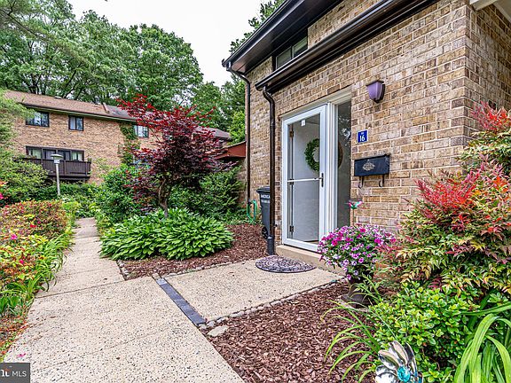 3rd image of 11016 Saffold Way