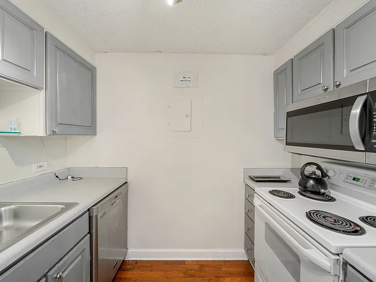 375 Ralph McGill Blvd NE #1402 — Photo 6