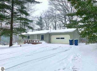 1578 Ridge View Ct, Traverse City, MI 49686