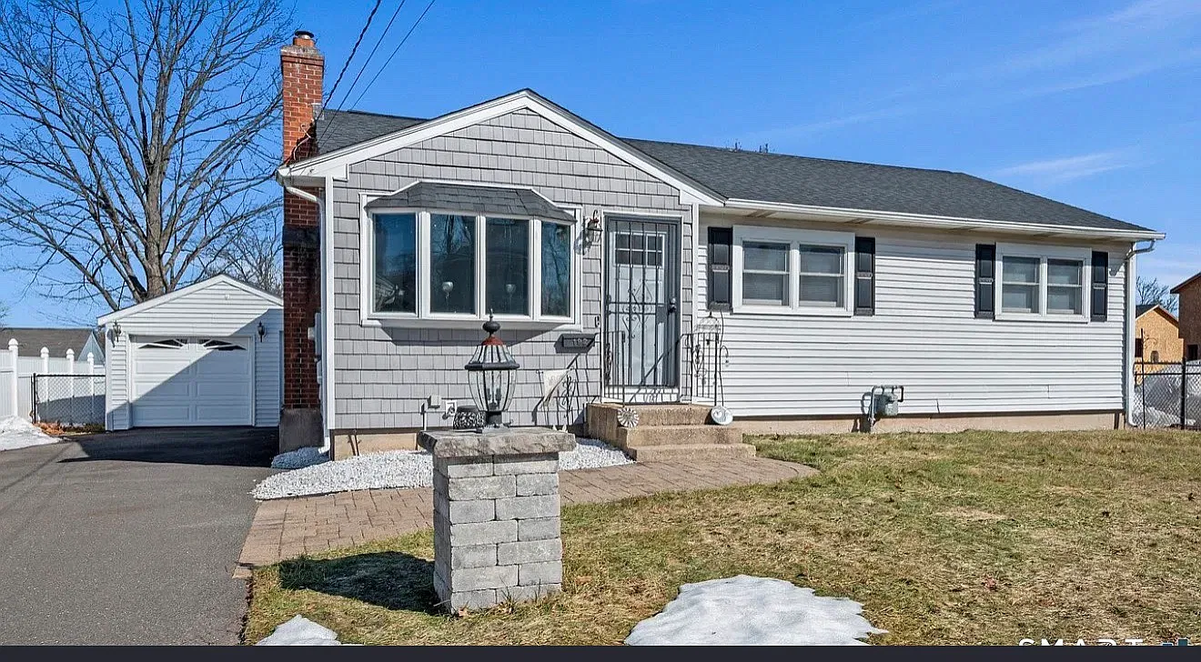 3 bed, 1.5 bath, 1300 sqft, $2,800 — Photo 1