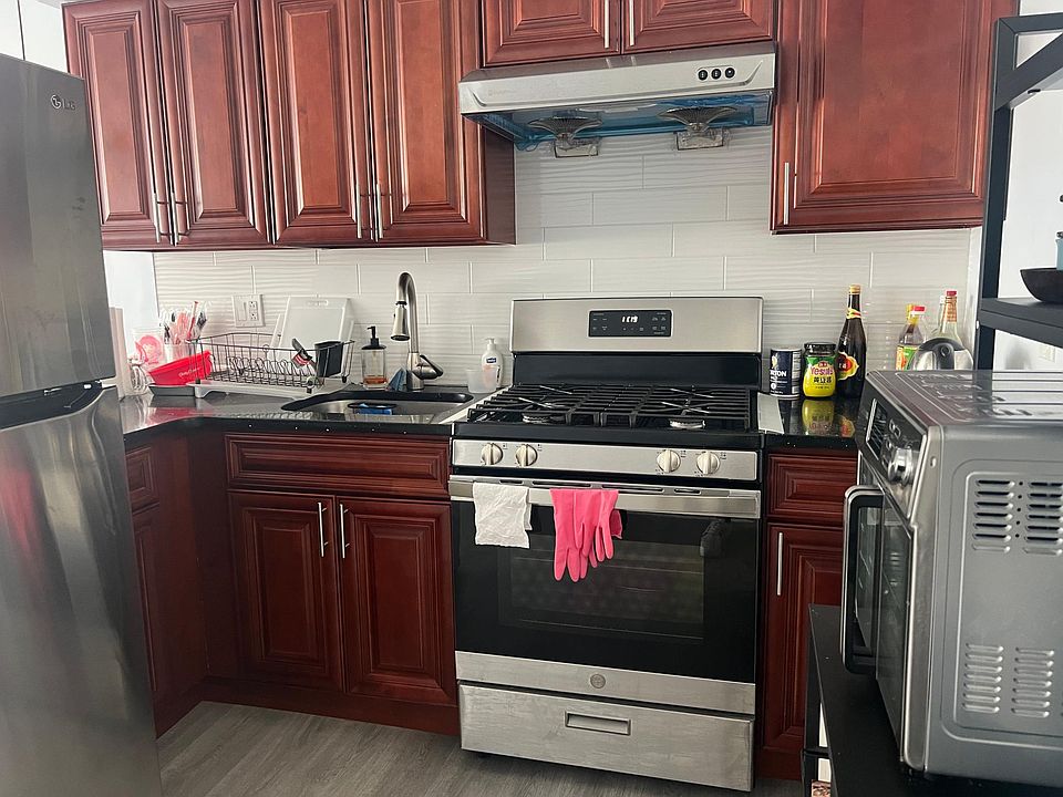 2nd image of 8140 Ditman St Floor 1