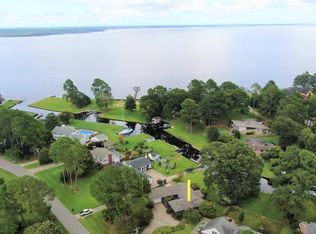 2034 Rivershore Rd, Elizabeth City, NC 27909