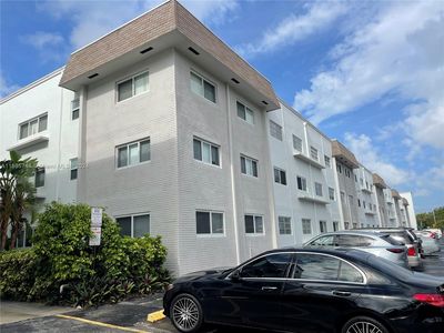 581 Blue Heron Dr #307, Hallandale, FL, 33009