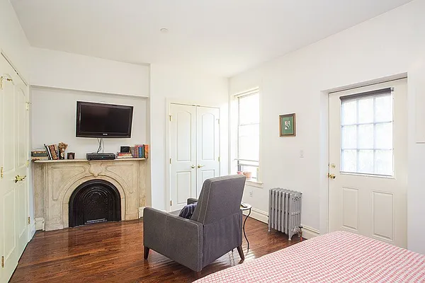 Rented by MNS | media 15