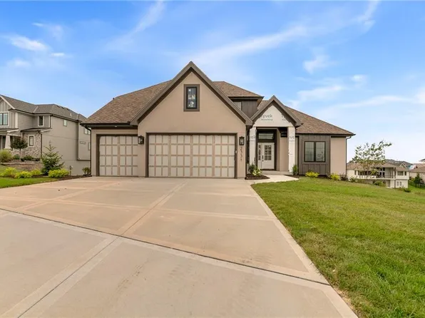 2331 NW Palisades Dr, Riverside, MO 64150