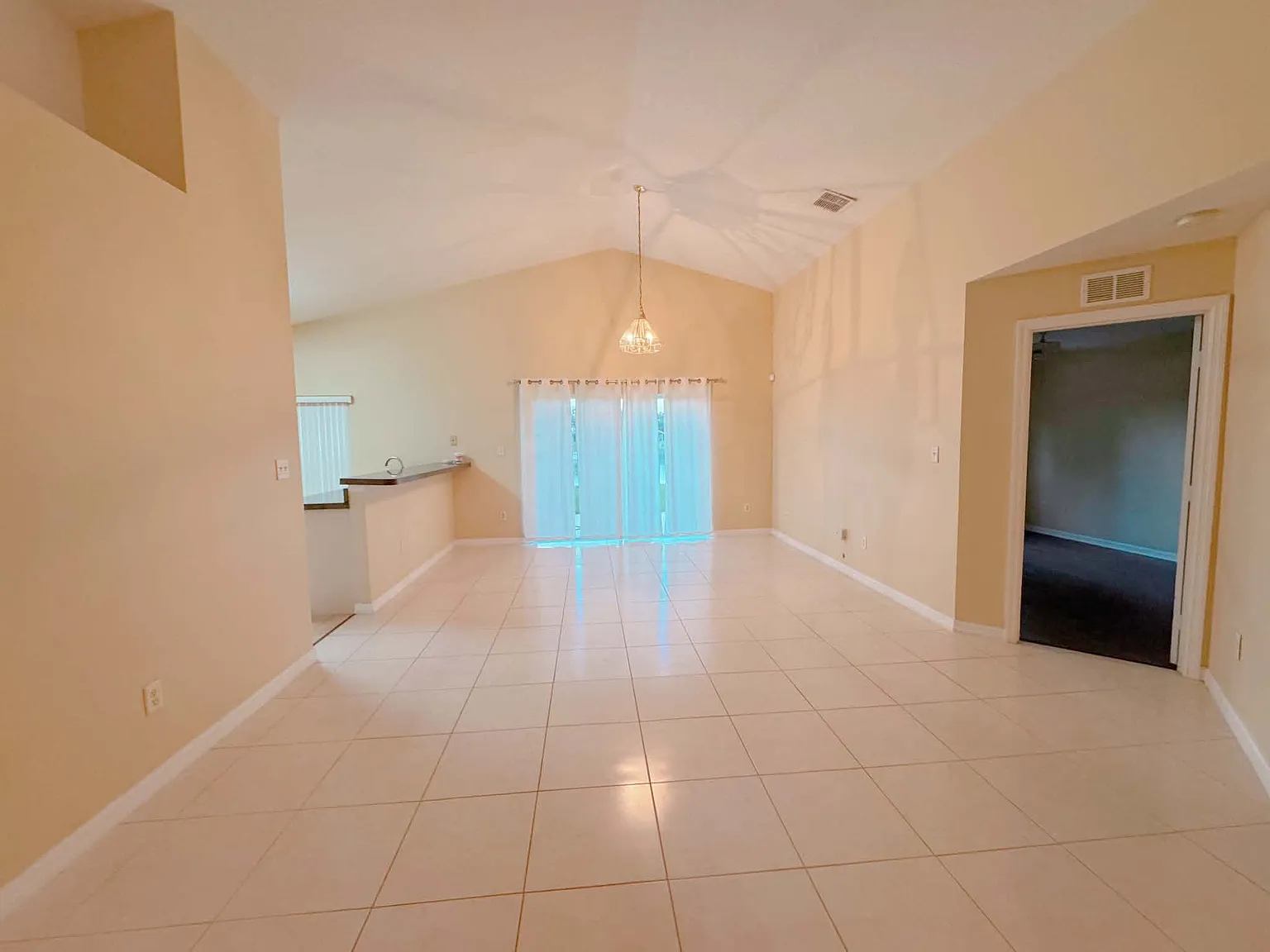3 bed, 1503 sqft, $2,550 — Photo 3