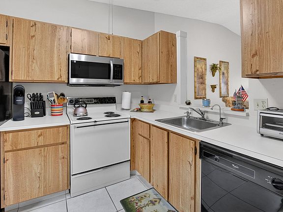 4th image of 8697 Sunbird Pl
