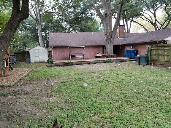 3rd image of 816 Bradley Dr