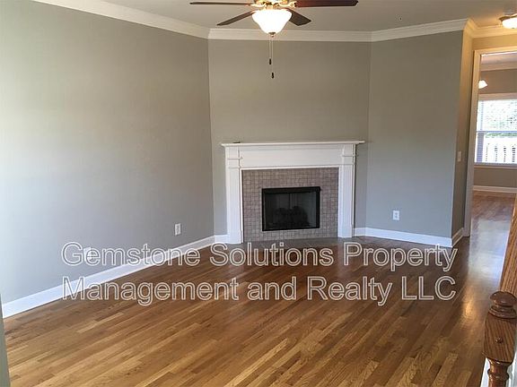 2nd image of 3047 Newport Valley Cir