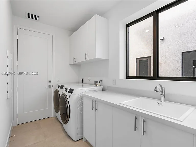 19701 NE 16th Pl — Photo 60