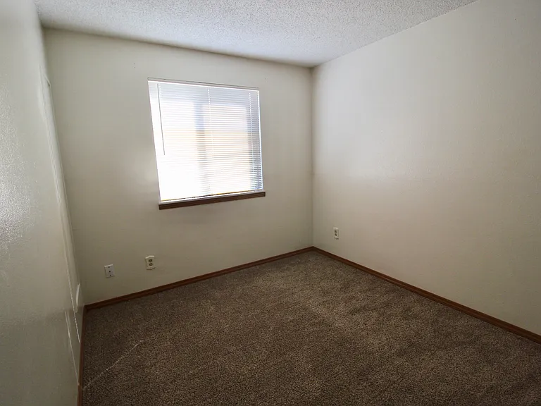 986 S Yukon St — Photo 6