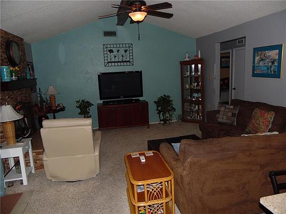 4th image of 3010 Esters Ct