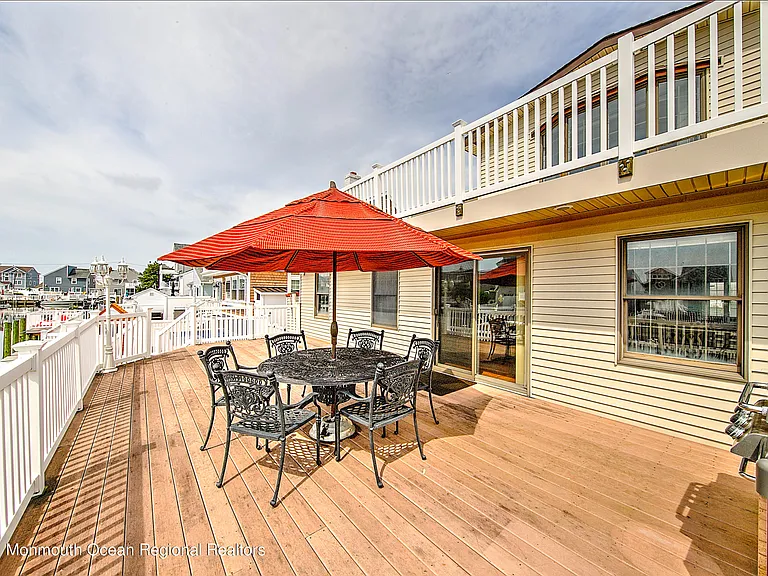31 Peggy Ln — Photo 33