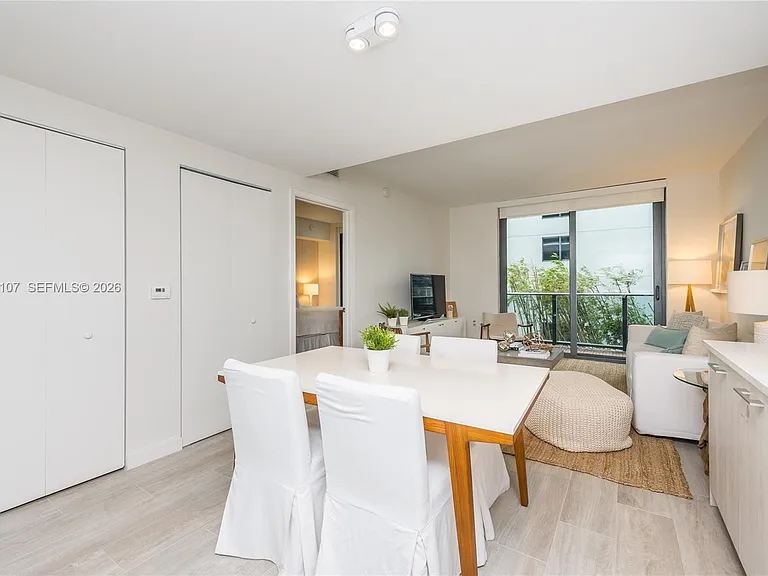 55 SW 9th St #1010 — Photo 4