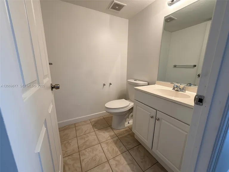 1301 SW 142nd Ave #104-H — Photo 14