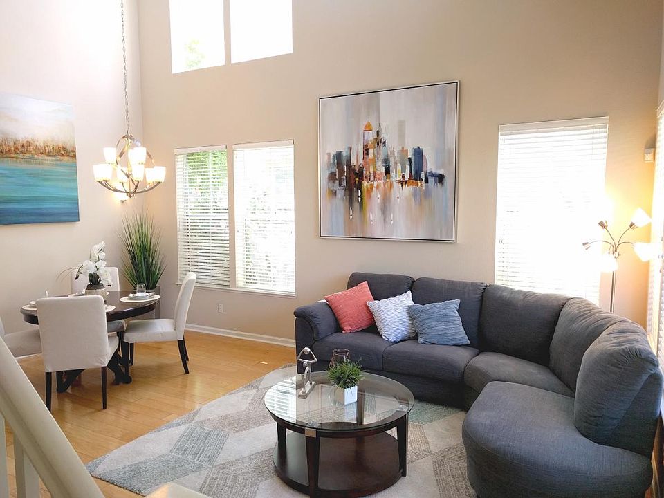 Living room - 1