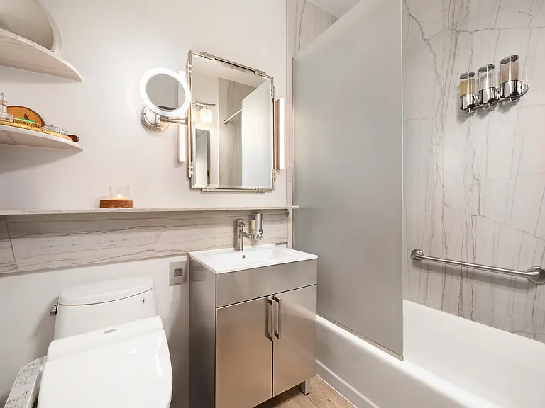 58 W 58th St #15B — Photo 6