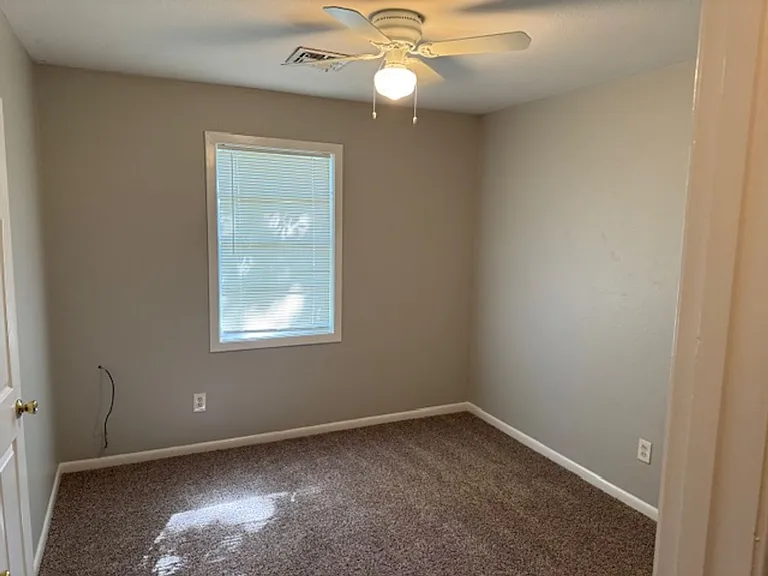 1711 San Saba St — Photo 8