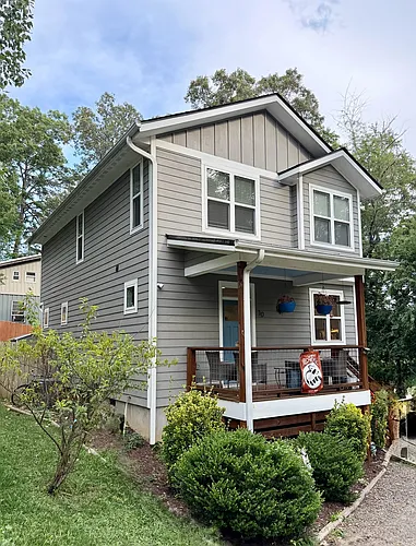 10 Lawndale Ave Photo 1