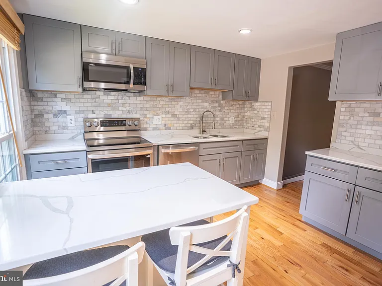 8020 Bethelen Woods Ln — Photo 3