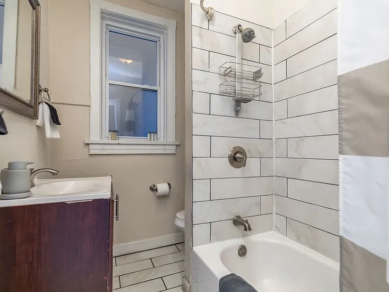 Lyndon Apartment — Photo 46