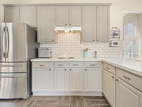 3rd image of 2816 Dunbar Dr
