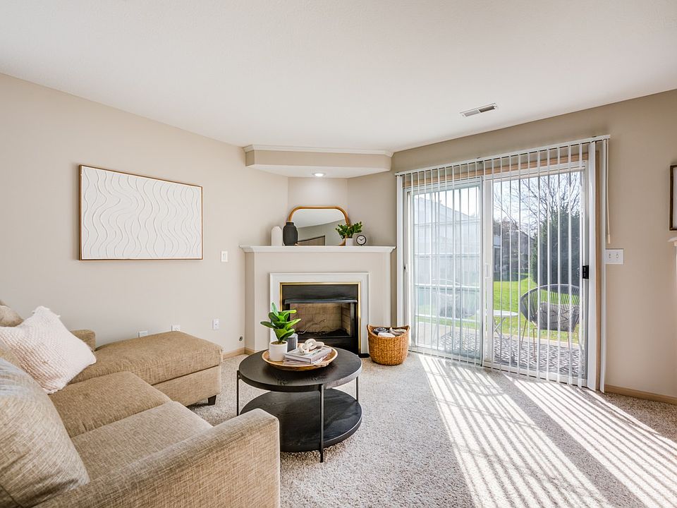 Eastpointe Lakes Apartments and Townhomes 509 Waterside View Dr