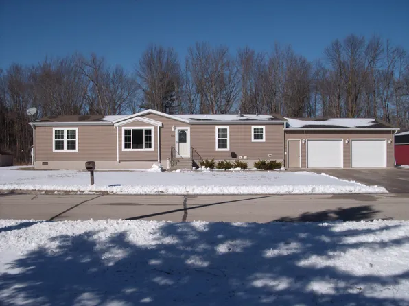715 5th St, Oconto, WI 54153