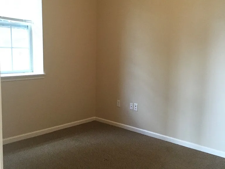 Morton Grad Apartments — Photo 36