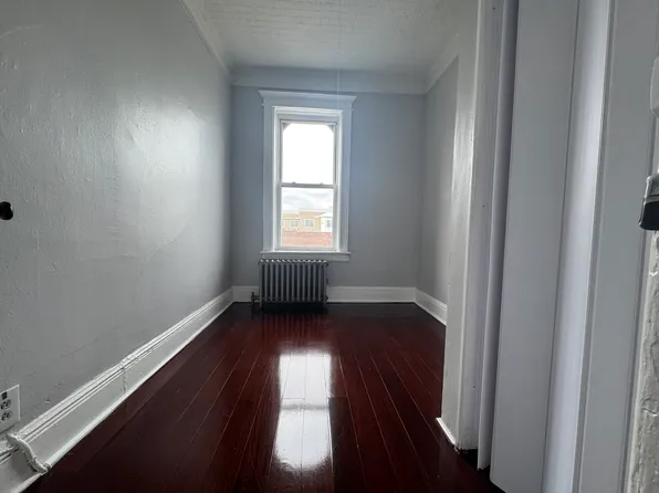 90 Lake Street image 4 of 6